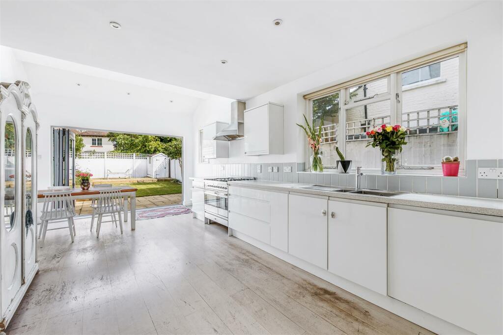 39 Allison Road-8.jpg