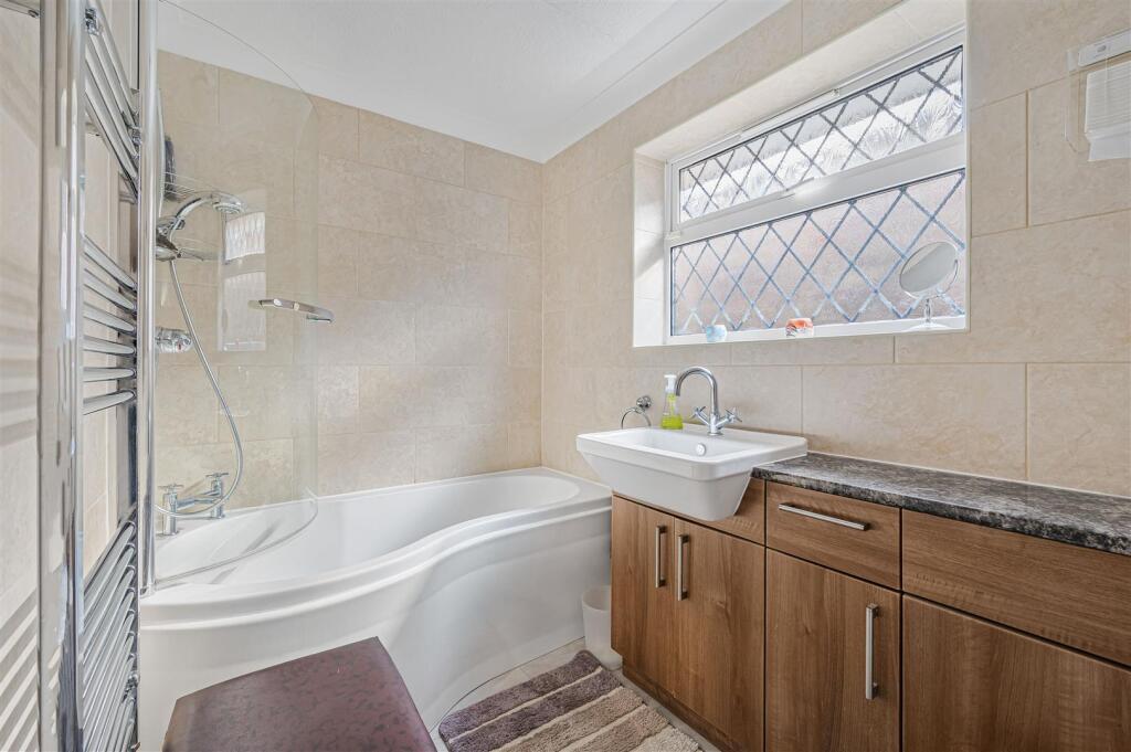 Family Bathroom/WC