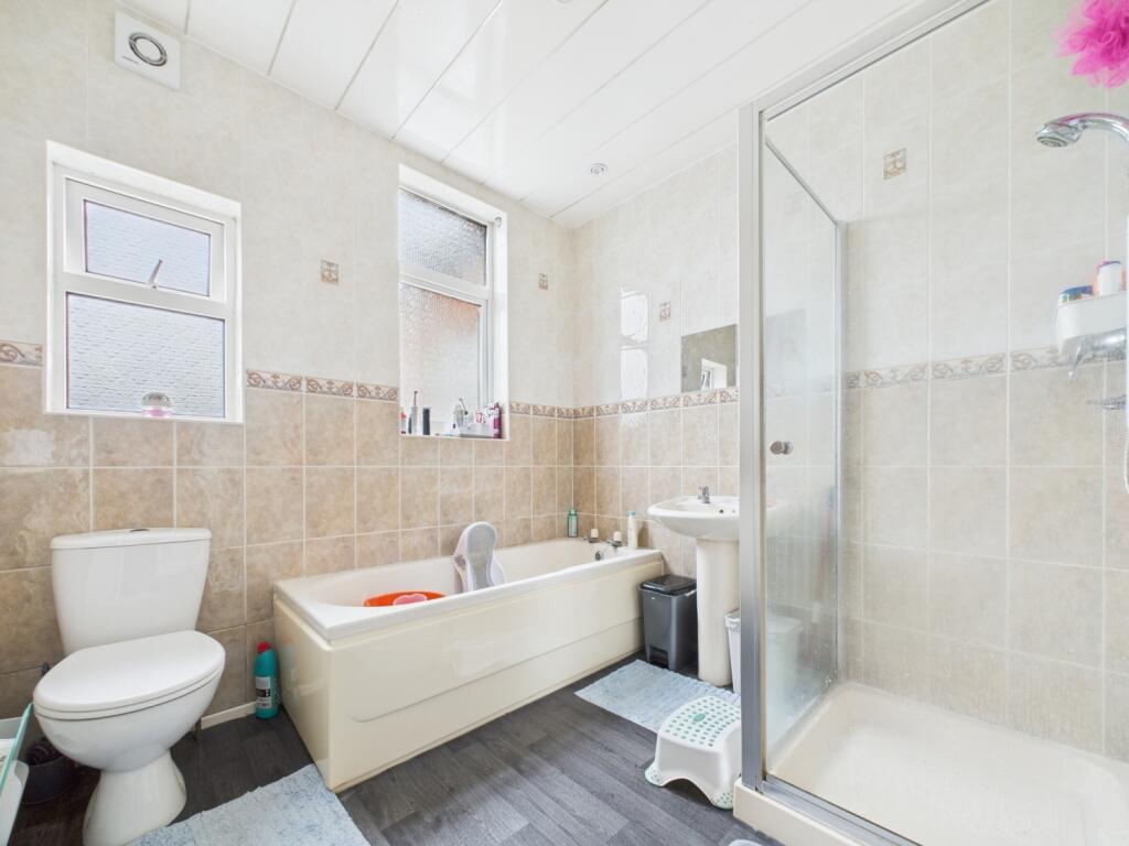 CAM02195G0-PR0068-STILL023