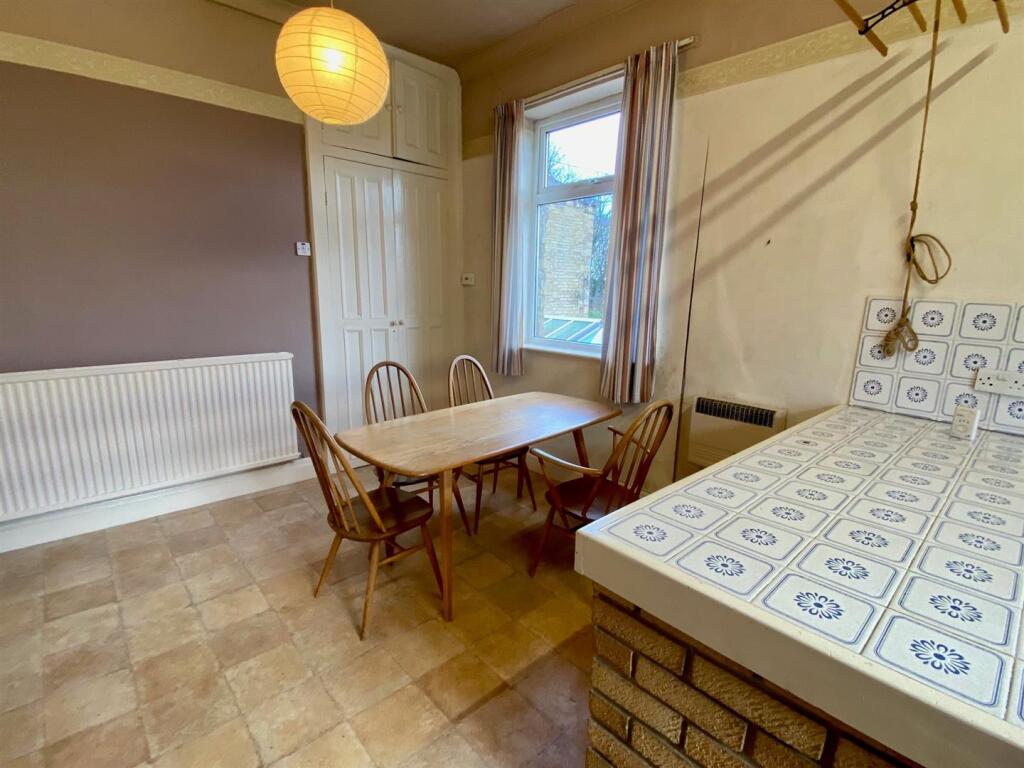 dining area in kitchen.jpg