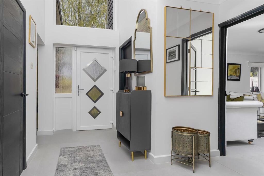 Mayfields, 1 Manor Close