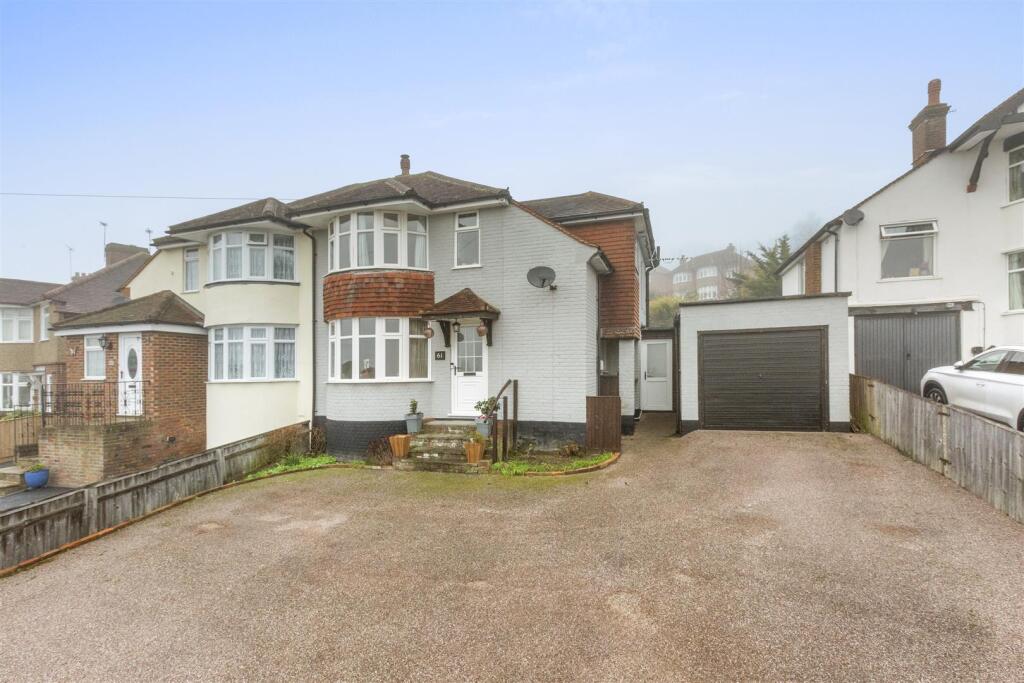 61 Southfield Rd, HP13 5JZ-15.jpg
