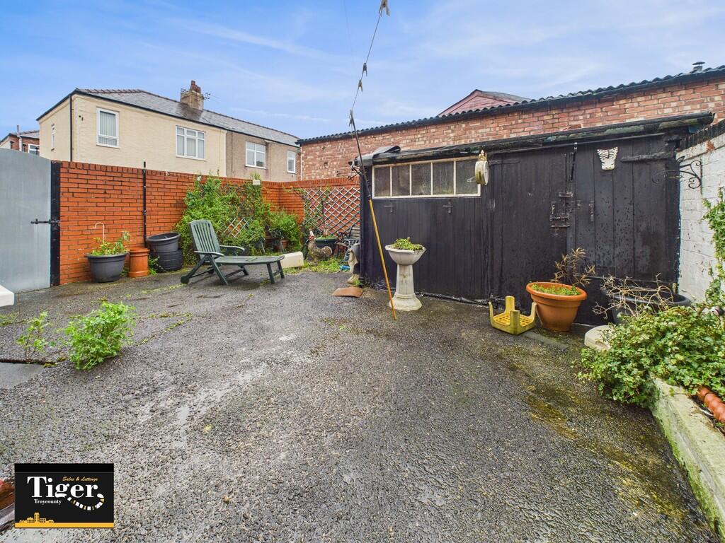 CAM02176G0-PR0766...