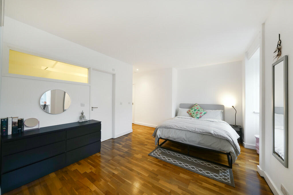32 Hoffman Square...