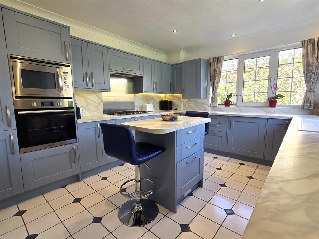 BREAKFAST-KITCHEN