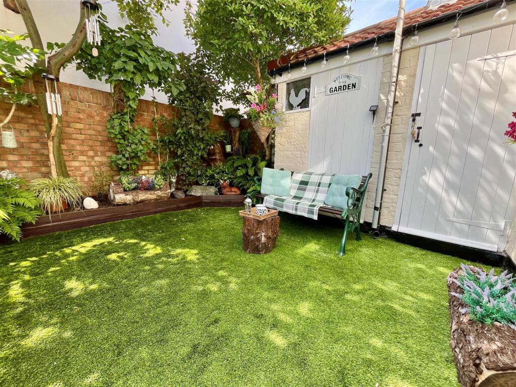 Garden - image six.jpg