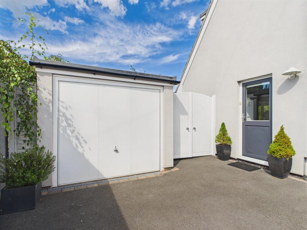Detached Brick Garage