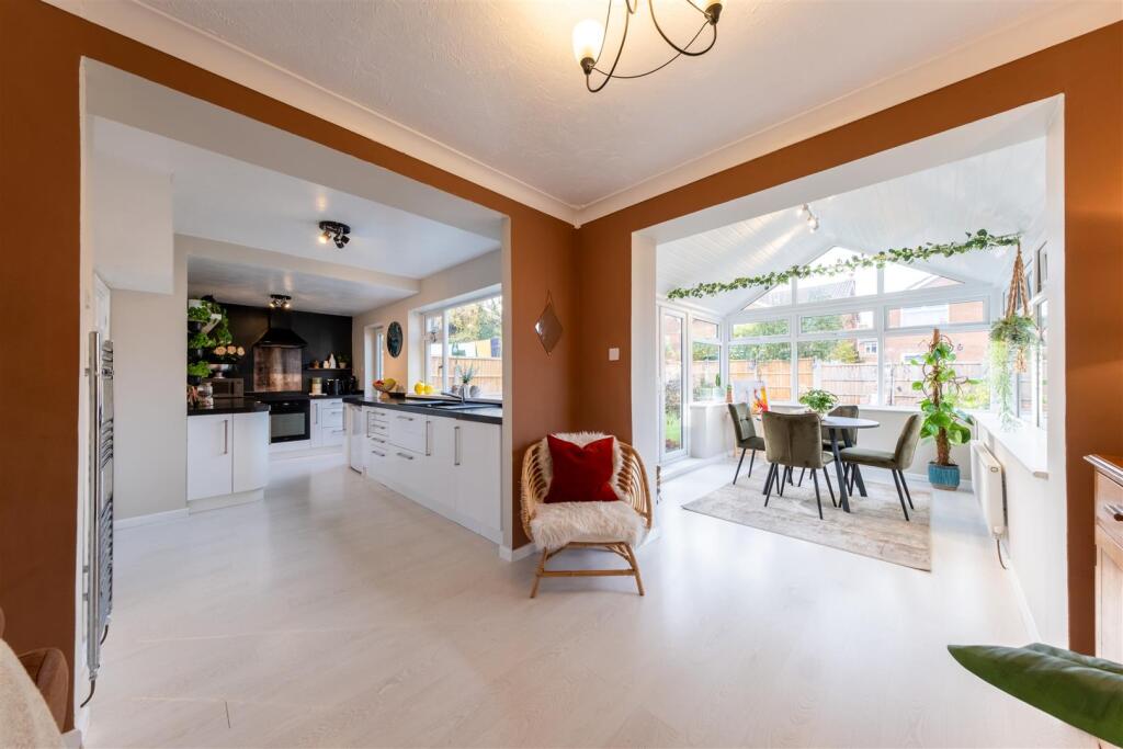 24 Limewood Crescent-006.jpg