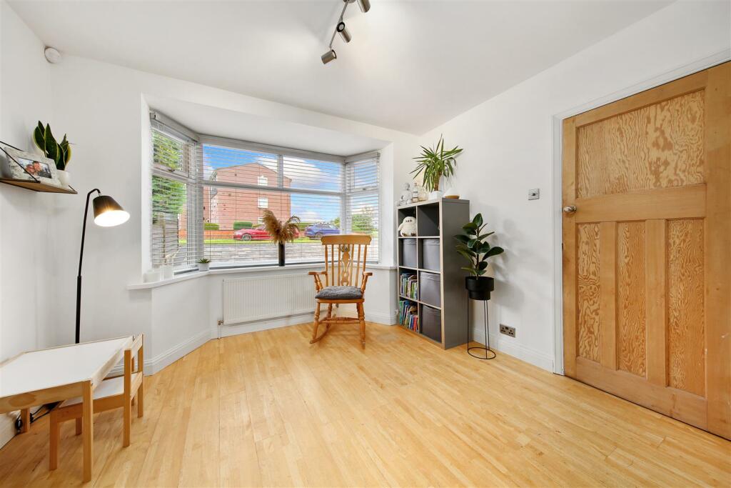 Living Room5.jpg