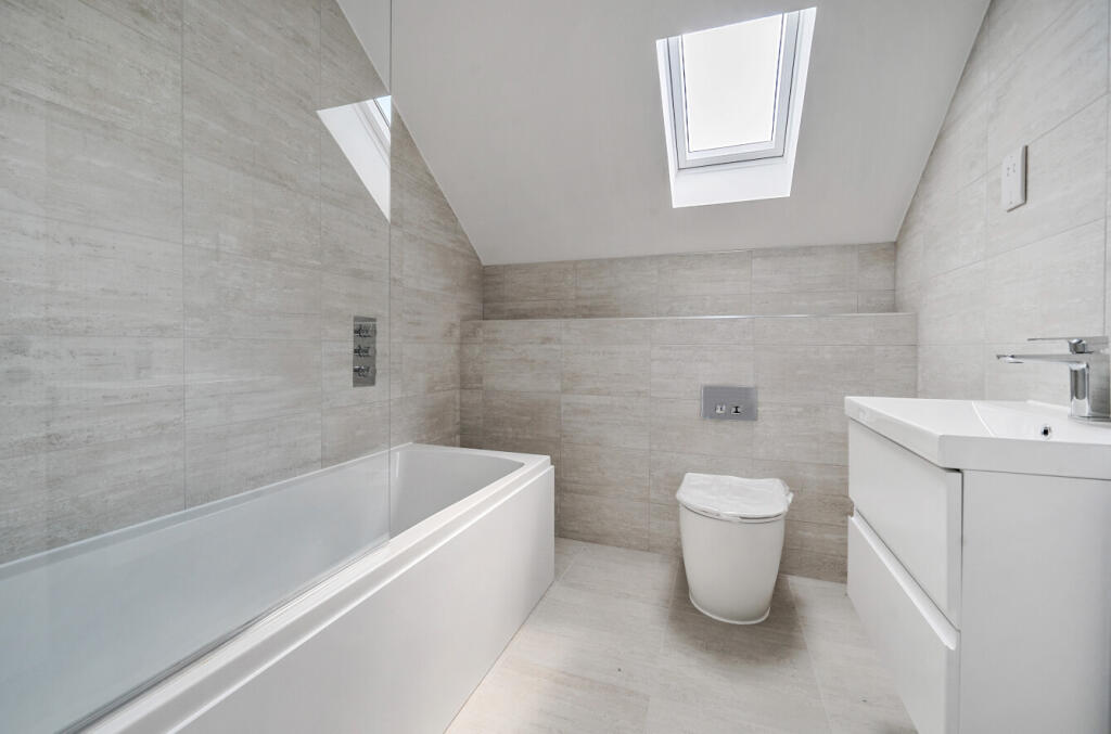 1320663-28-686bf0...