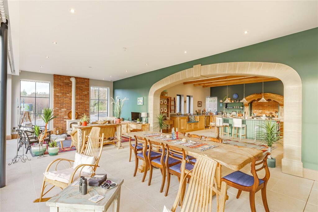 Living/Dining Area
