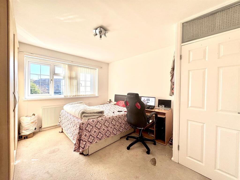 WhatsApp Image 2025-09-22 at 11.53.02_a2174bd0.jpg