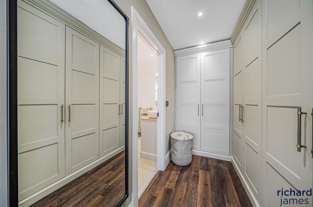 812f036e-2bab-4d0...