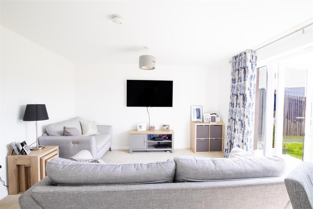 lounge-1.jpg