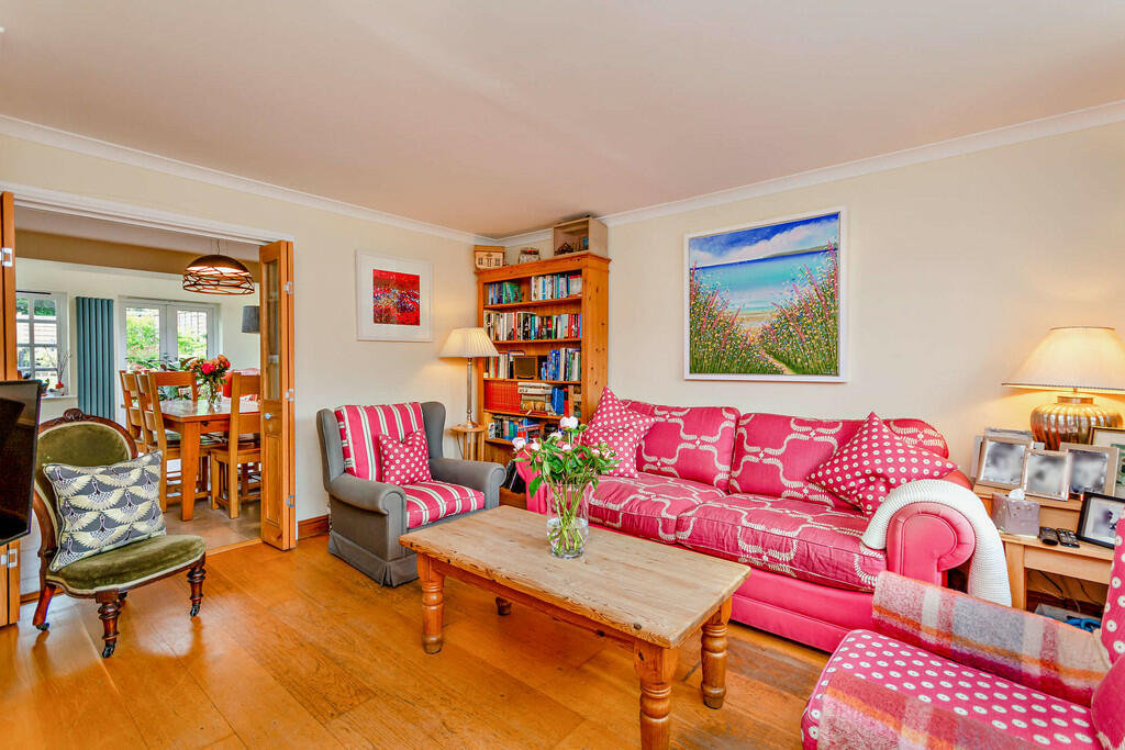 8601540-interior1...