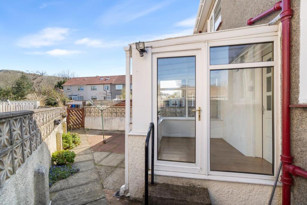 28_10 millburn gardens, largs (28).jpg