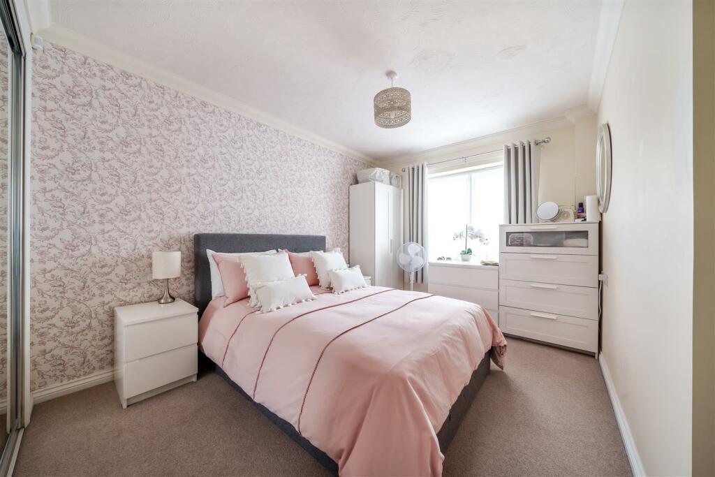 Bedroom (2).jpg