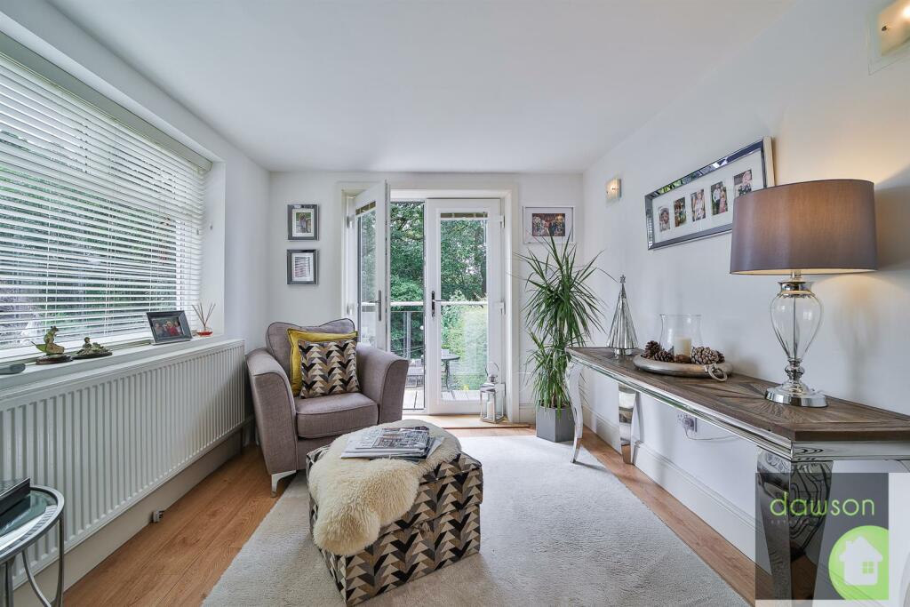 Lounge/Dining Room/Sun Room