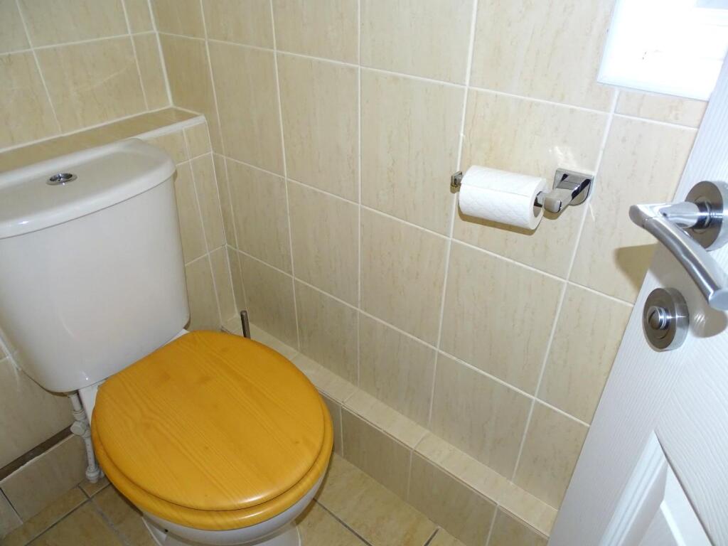 SEPARATE WC
