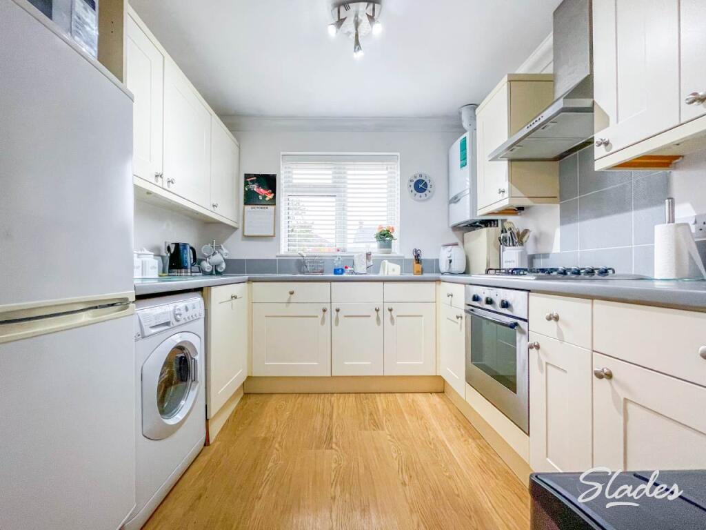 1 Avenue Court kitch