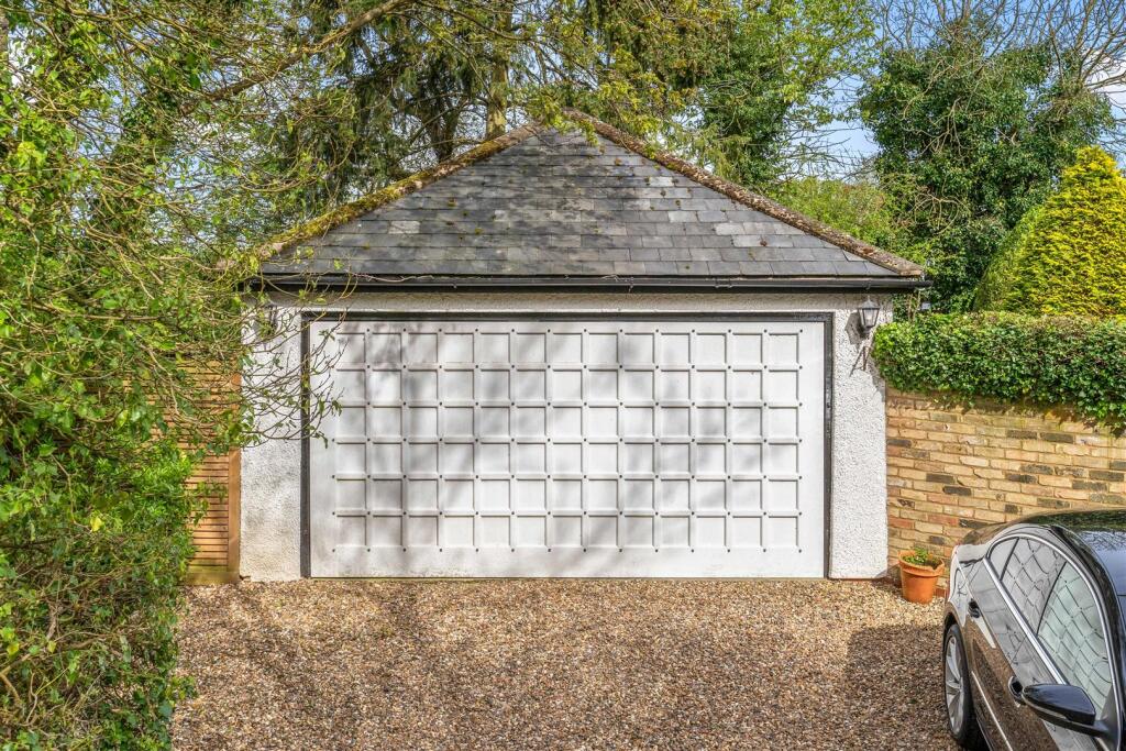DOUBLE GARAGE