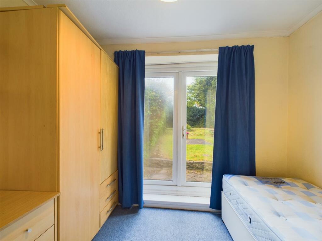 Breakfast room/bedroom