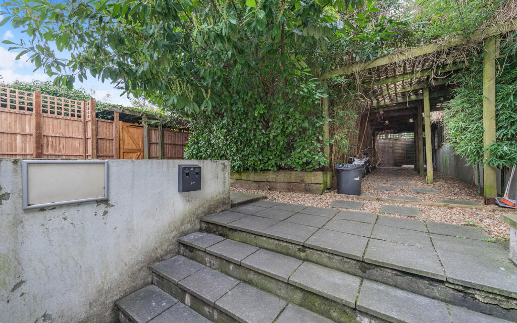 30 Chatsworth Road, Kilburn, London, NW2 4BS