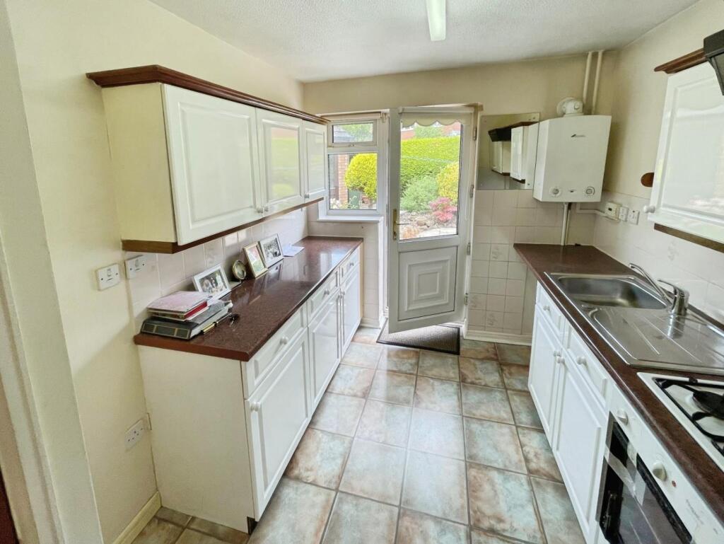 00f32161--4B3C-9EA5-327EFF790B18-71505-000009EE6D8