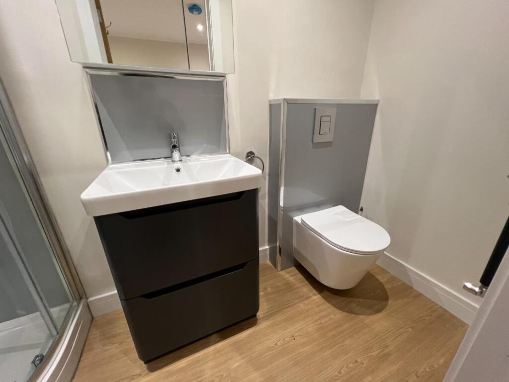 Shower Room 1.jpeg