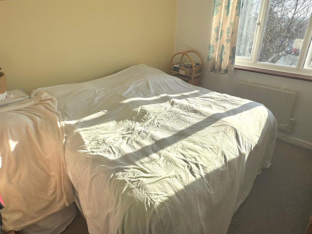 BEDROOM.jpg