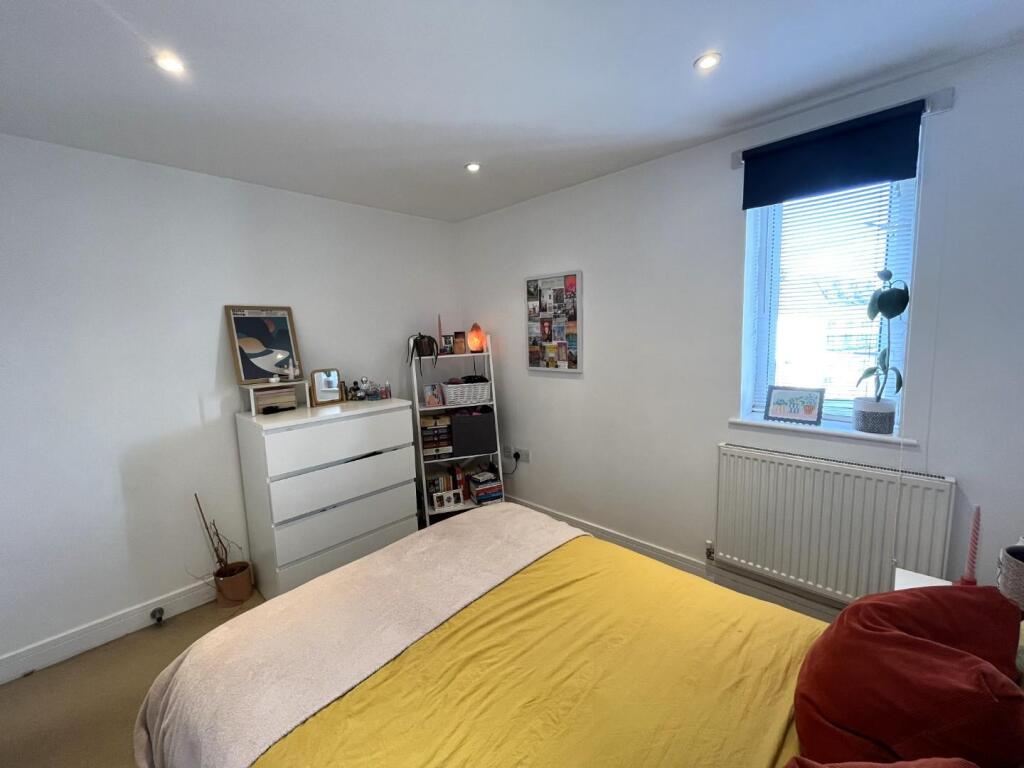 Bedroom 1 (2)