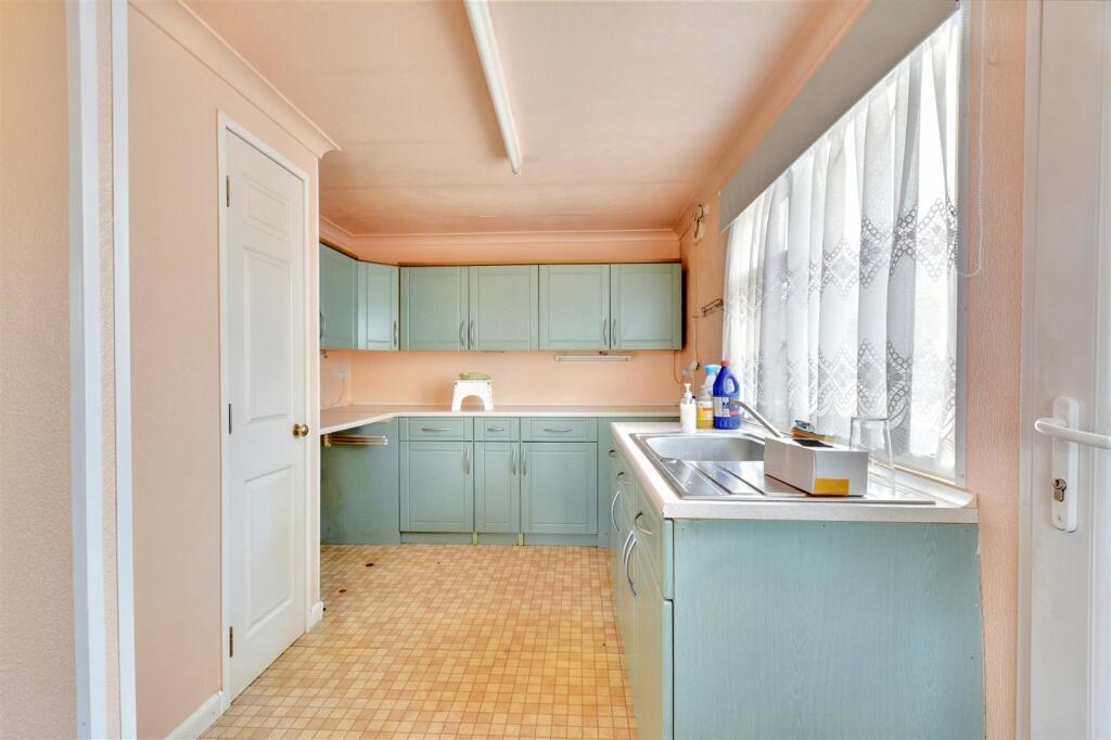 Kitchen (3).jpeg