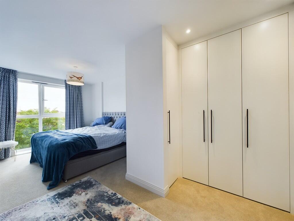 CAM04018G0-PR0018...