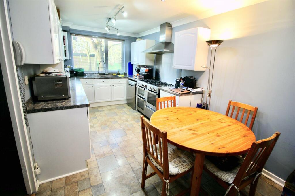 Kitchen / Breakfast Room