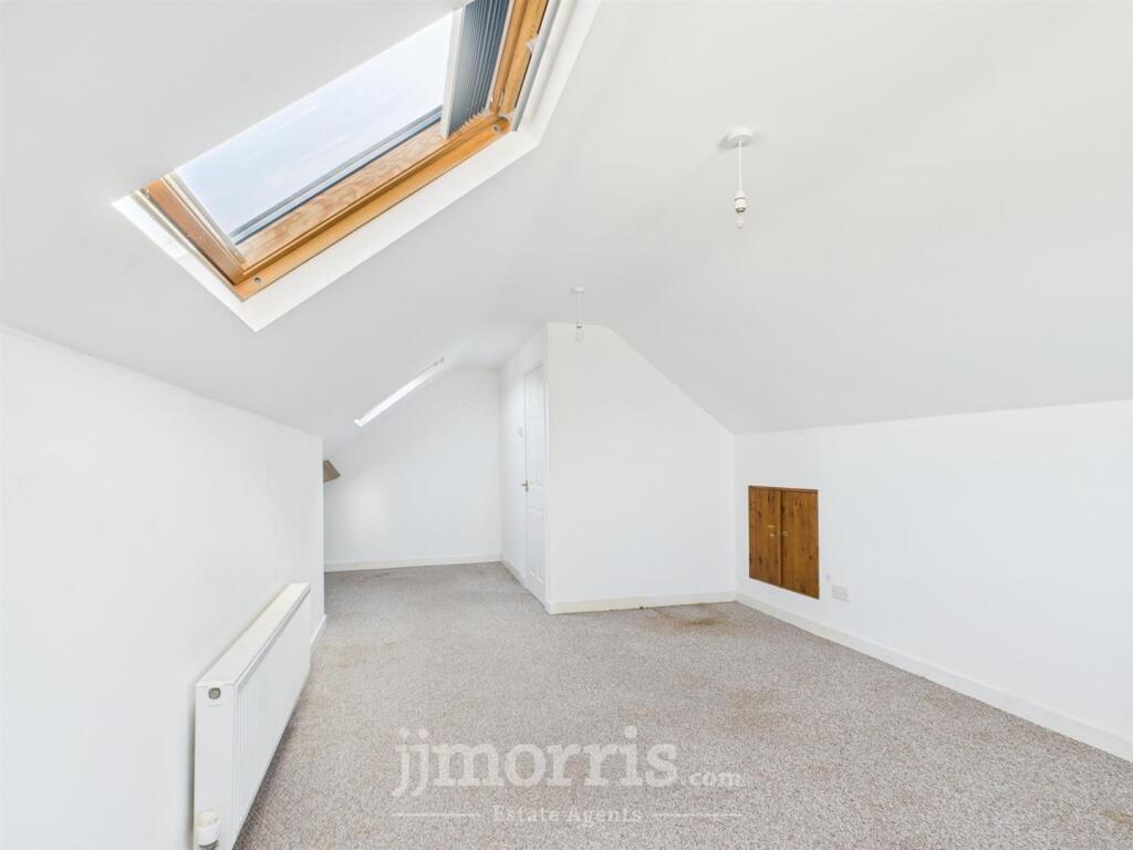 Studio/Sitting Room/Bedroom 2