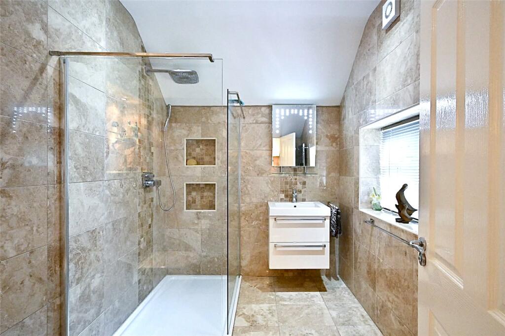 Ensuite