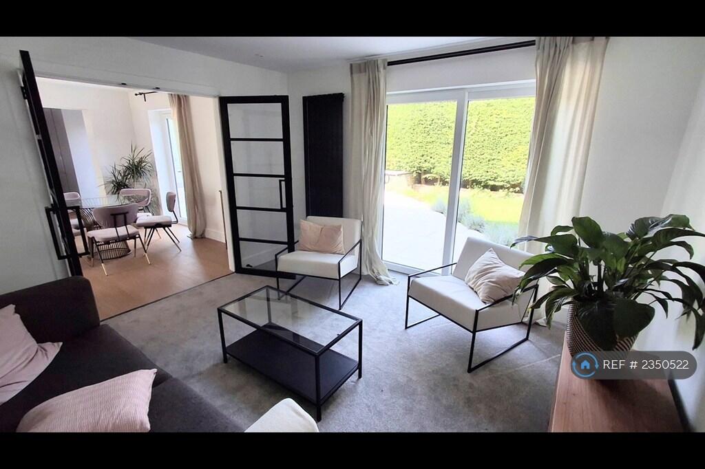 Playroom/Study/2nd Lounge
