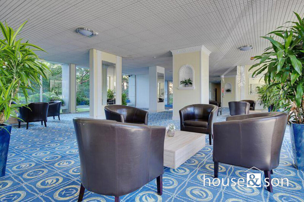 110540_12506565_I...