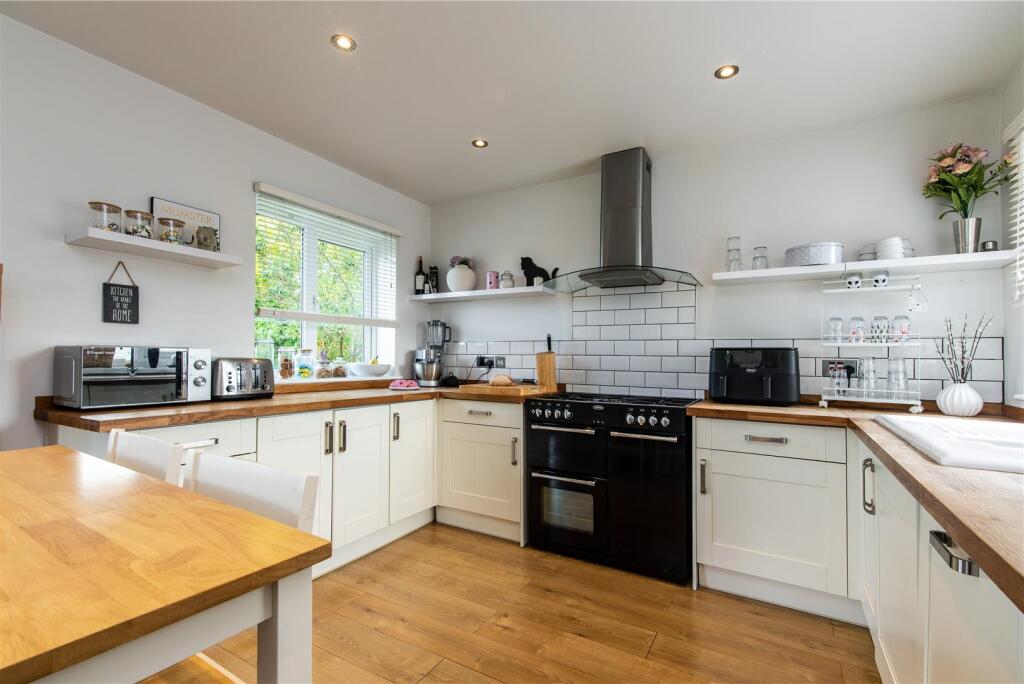 Kitchen/dining/family