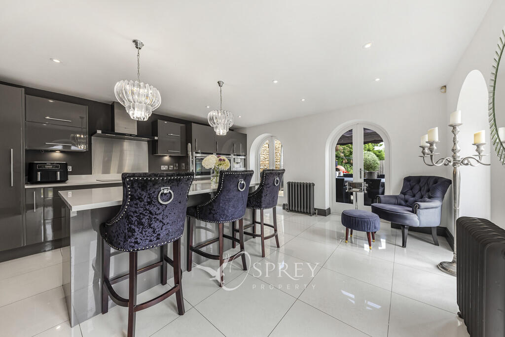 Kitchen/Breakfast...