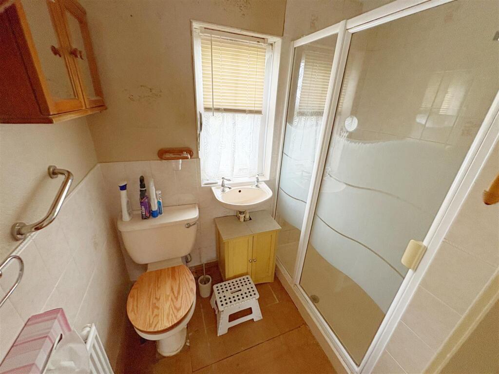 Shower room and Wc.jpg