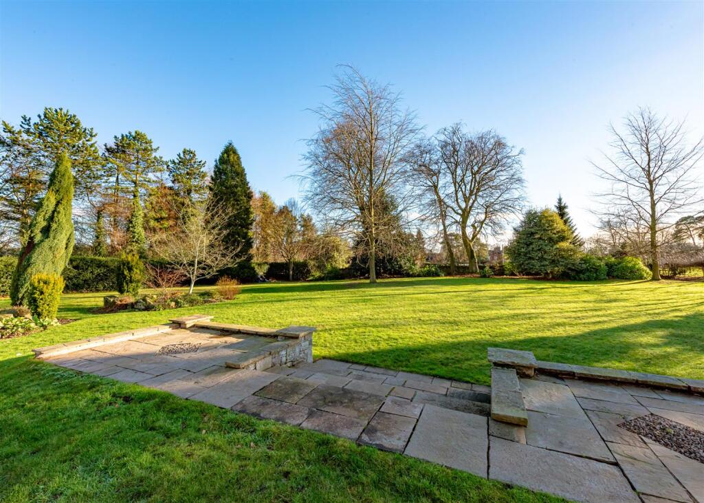 The Old Manor House-external DEC24-15.jpg