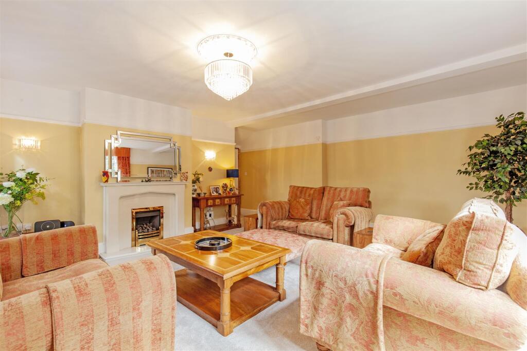 Reception Room-3.jpg