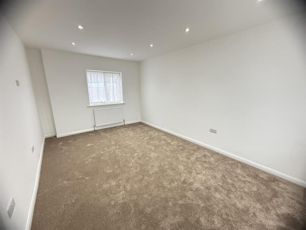 8 throneycroft -4.jpg