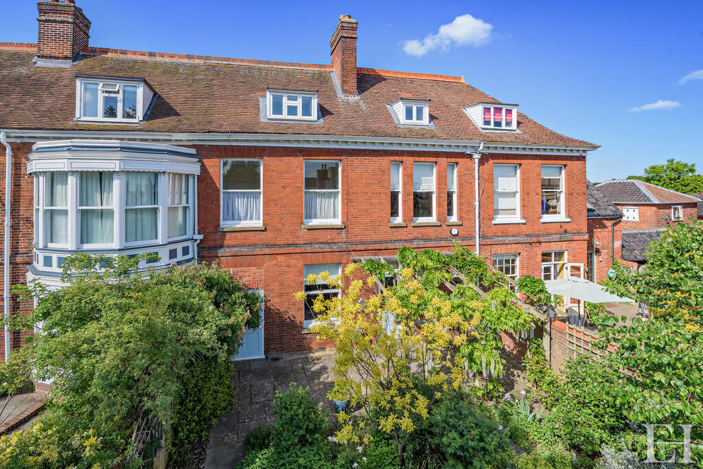 8647635-exteriorW...