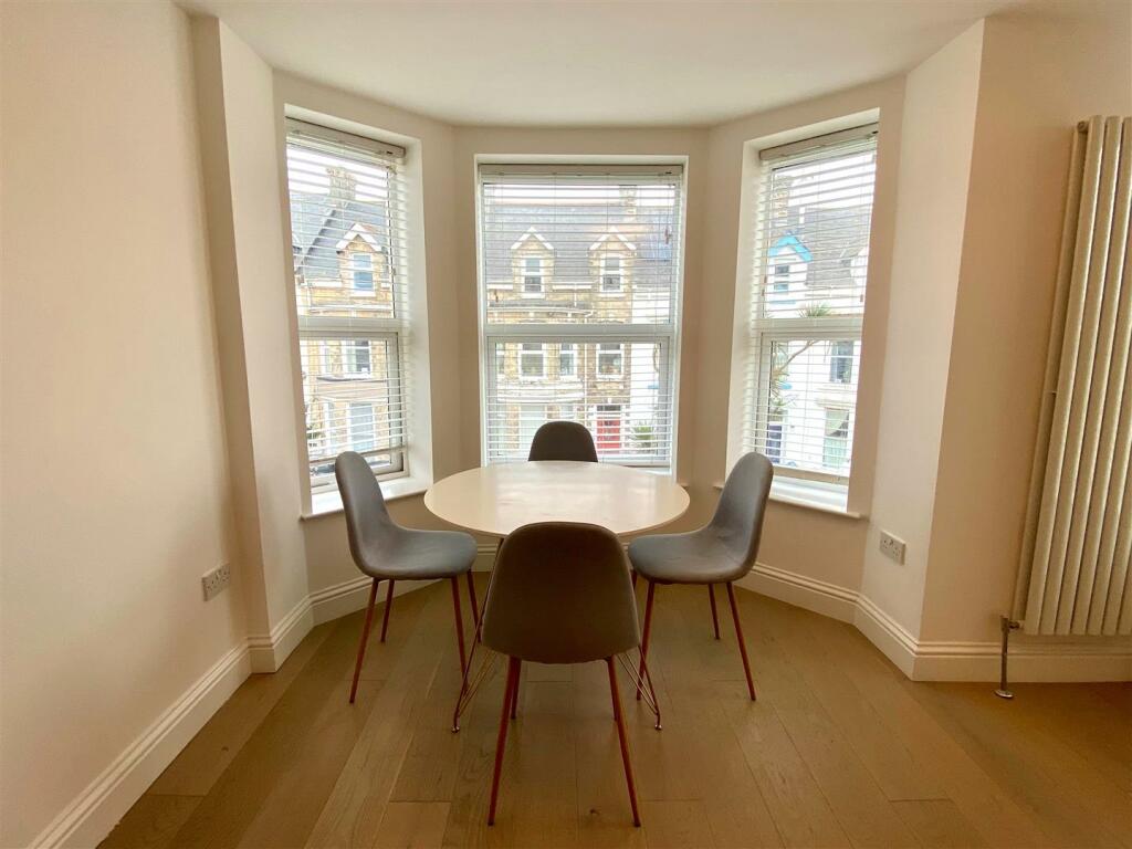 Flat 8, 10-12 Tolcarne Road Dining Area