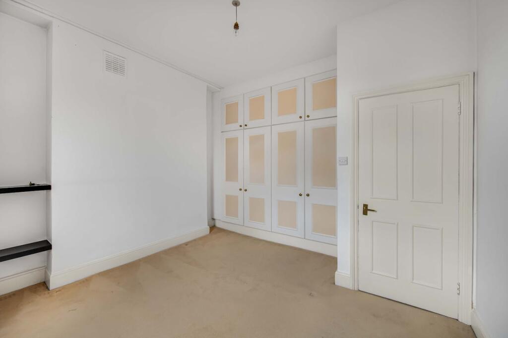 Daniel_Watney__f3_5_finborough_rd__2_.jpg