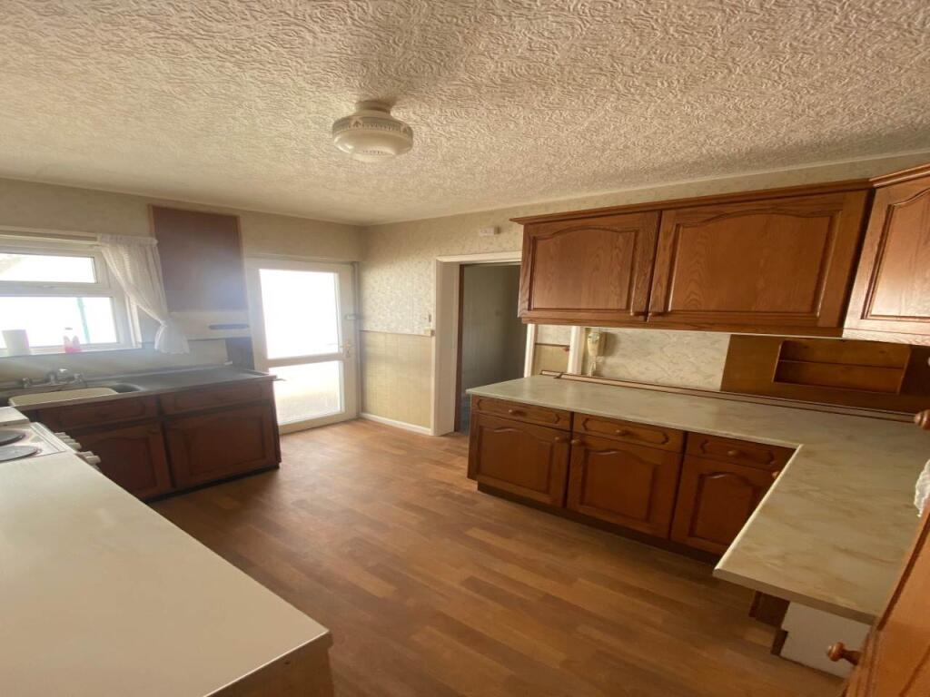 6 Castle View kitche