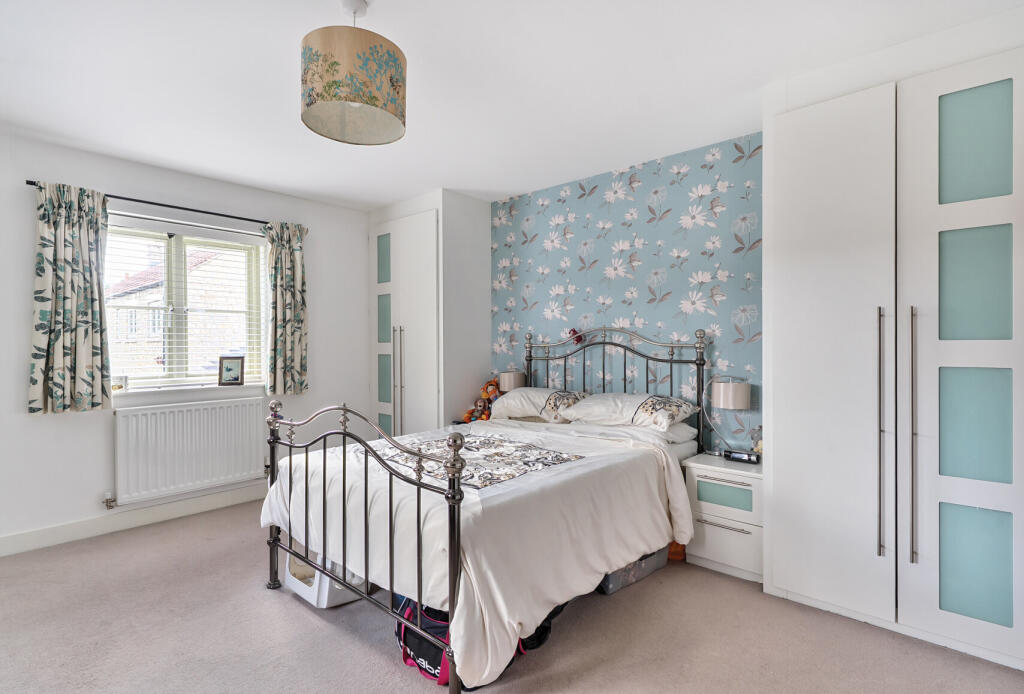 1325208-1-687e246...