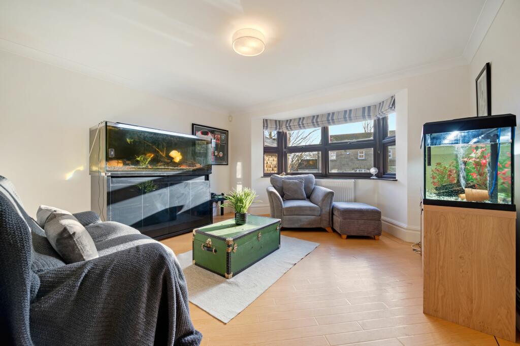 Snug/Playroom